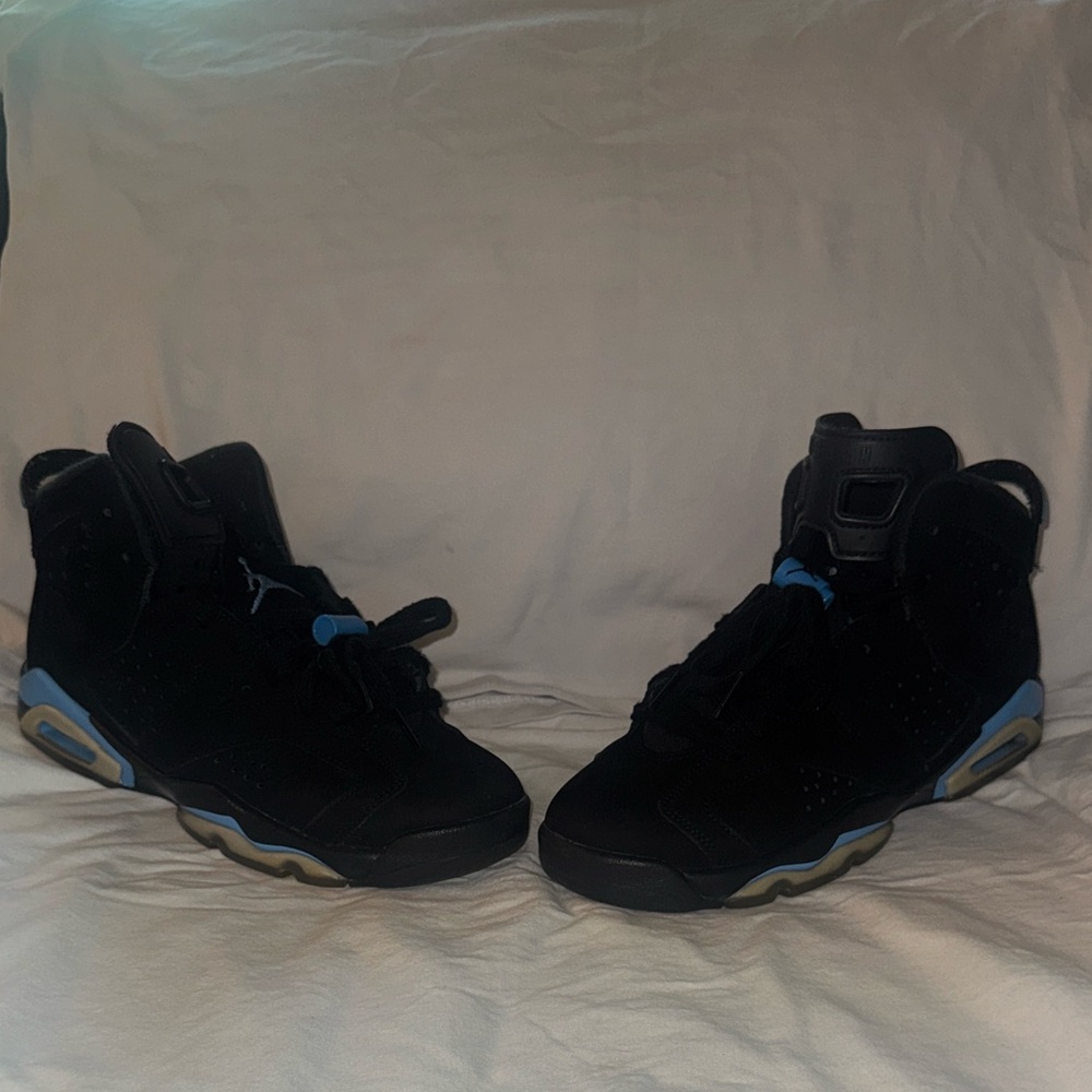 Jordan Retro 6 UNC black university blue 2017